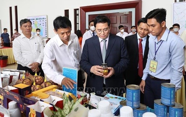 Primer ministro de Vietnam pide construir entorno de inversion transparente y equitativo hinh anh 1