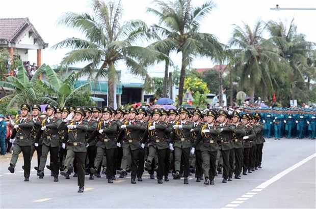 Presidente de Vietnam asiste al izamiento con motivo de reunificacion nacional hinh anh 2