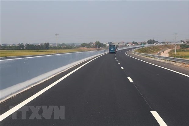Primer ministro solicita a mejorar plan de construccion de autopistas en Delta del Mekong hinh anh 1