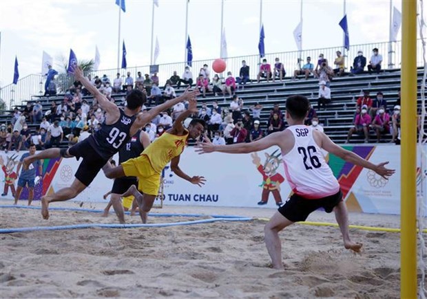 SEA Games 31: Seleccion vietnamita de balonmano playa vence con autoridad a Singapur hinh anh 1