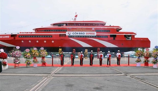 Ponen a flote nuevo super buque en ciudad portuaria vietnamita hinh anh 1