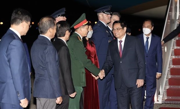 Premier vietnamita llega a Washington para asistir a Cumbre especial ASEAN-EE.UU. hinh anh 1