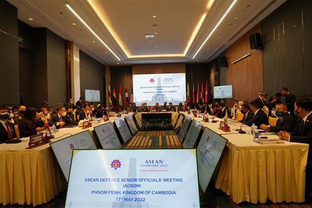 Vietnam asiste a reunion de altos funcionarios de defensa de la ASEAN hinh anh 1