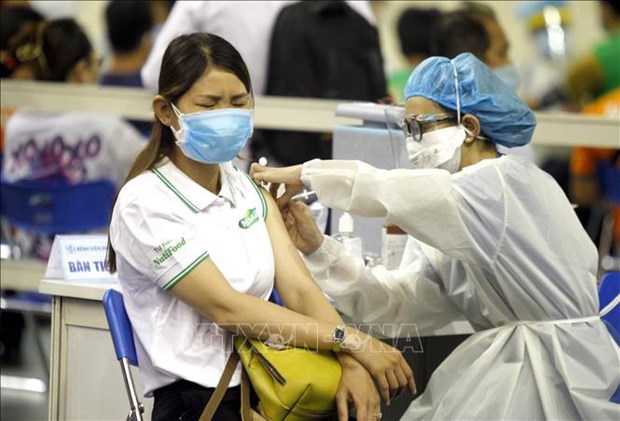 Ciudad Ho Chi Minh planea administrar segunda dosis de refuerzo de vacuna antiCOVID-19 hinh anh 1