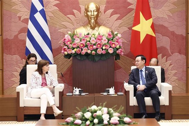 Titular del Parlamento vietnamita se reune con presidenta griega hinh anh 2
