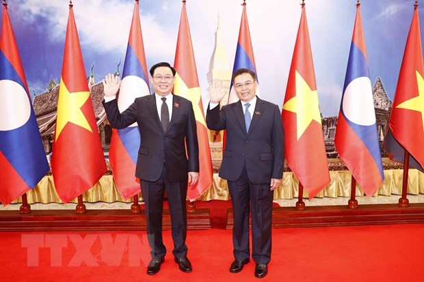 Presidente de la Asamblea Nacional de Vietnam concluye visita a Laos hinh anh 1