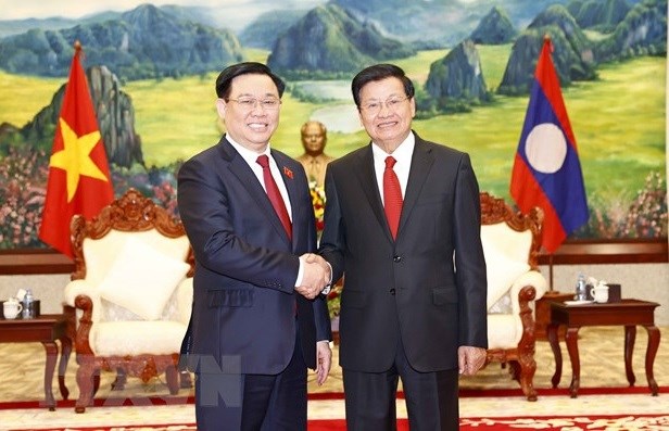 Visita de dirigente parlamentario vietnamita a Laos consolido lazos especiales bilaterales hinh anh 1