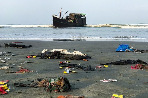 Myanmar encuentra 14 cuerpos de migrantes arrastrados a la costa hinh anh 1