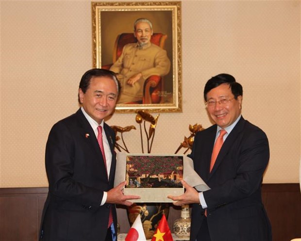 Vietnam se compromete a crear condiciones favorables a inversores japoneses hinh anh 1