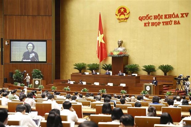 Parlamento vietnamita continua debates sobre proyectos de leyes hinh anh 1
