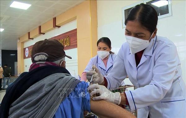 Registra Vietnam casi ocho mil 500 nuevos recuperados de COVID-19 hinh anh 1