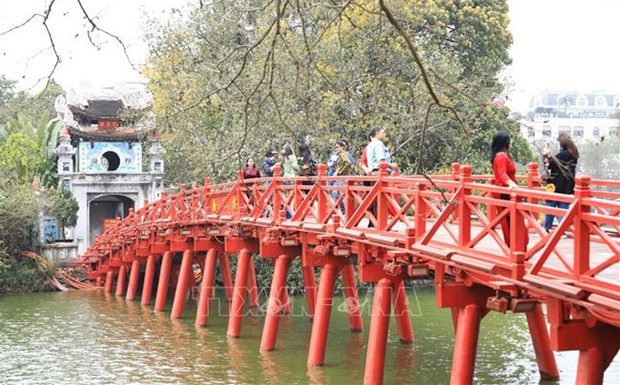 Llegada de turistas a Hanoi se duplica en primeros cinco meses del ano hinh anh 1