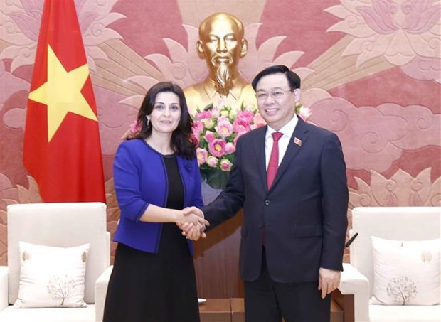 Aprecia Vietnam lazos con Bulgaria y Hungria, afirma presidente de Parlamento hinh anh 1