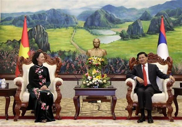 Delegacion del Partido Comunista de Vietnam realiza visita a Laos hinh anh 1