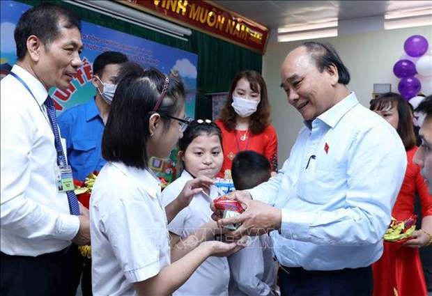 Presidente vietnamita insta a crear un entorno de vida seguro y sano para los ninos hinh anh 2