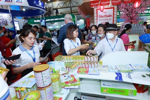Inauguran Exposicion Internacional de Productos Lacteos de Vietnam 2022 hinh anh 1