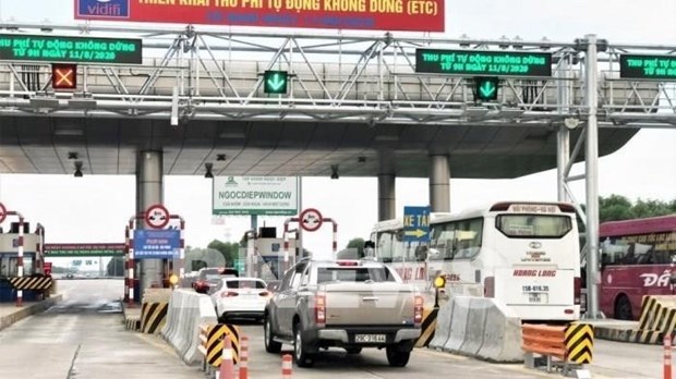 Comienzan aplicacion del cobro electronico de peajes en autopista Hanoi-Hai Phong hinh anh 1