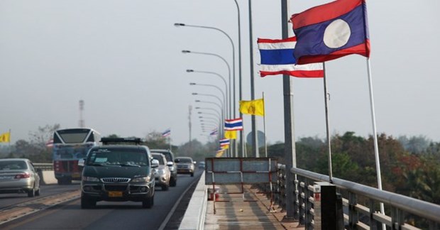 Tailandia intensifica conexion de sistema de transporte con Laos hinh anh 1