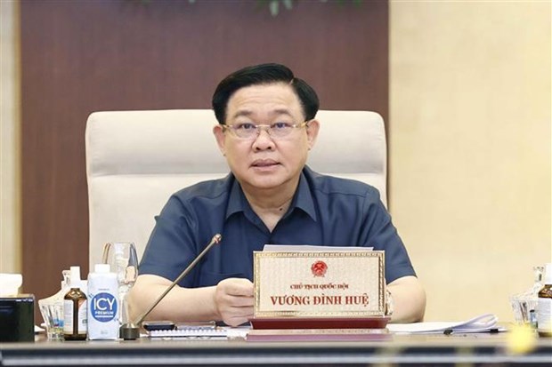 Comite Permanente del Parlamento vietnamita evalua paquetes para desarrollo economico hinh anh 2
