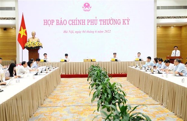 Se esfuerza por controlar aumento de precios de combustibles, afirma viceministro vietnamita hinh anh 1