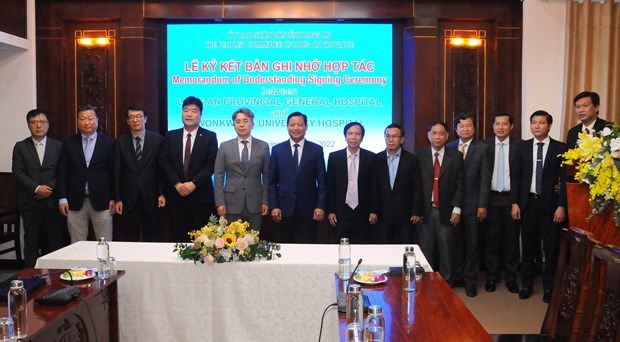 Provincia vietnamita colabora con hospital universitario surcoreano en atencion medica hinh anh 1