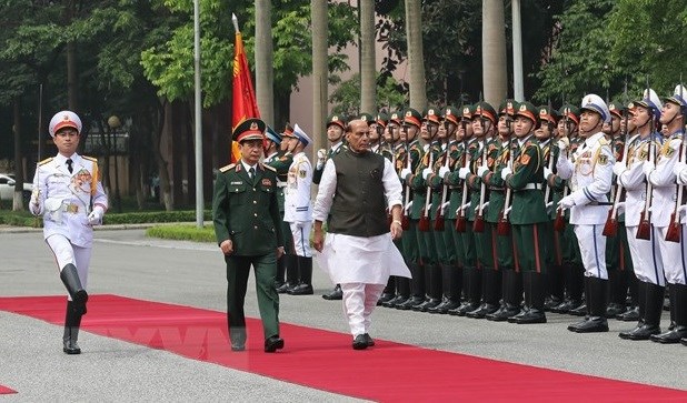 Ministro de Defensa de India realiza visita oficial a Vietnam hinh anh 1