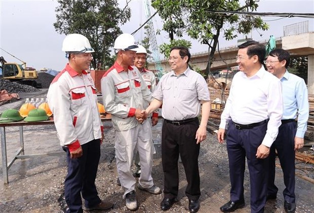 Premier vietnamita insta a garantizar atencion a aspiraciones de trabajadores hinh anh 2