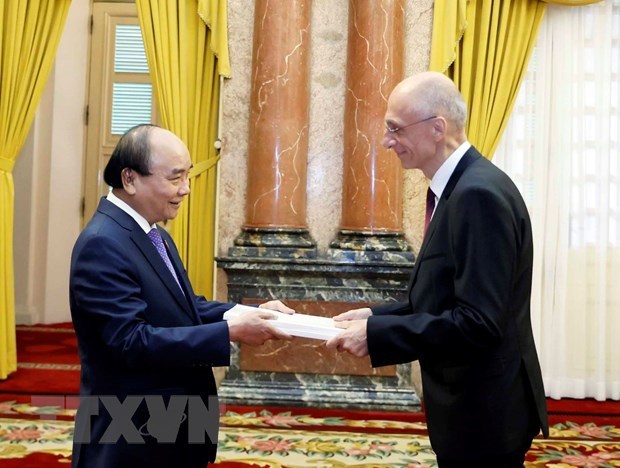 Aprecia Vietnam lazos con Croacia y Senegal, afirma Presidente hinh anh 1