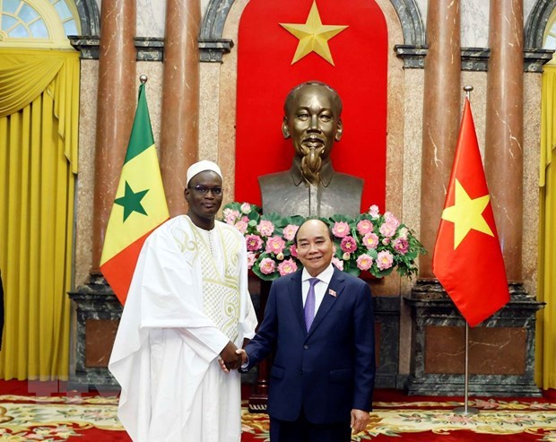 Aprecia Vietnam lazos con Croacia y Senegal, afirma Presidente hinh anh 2