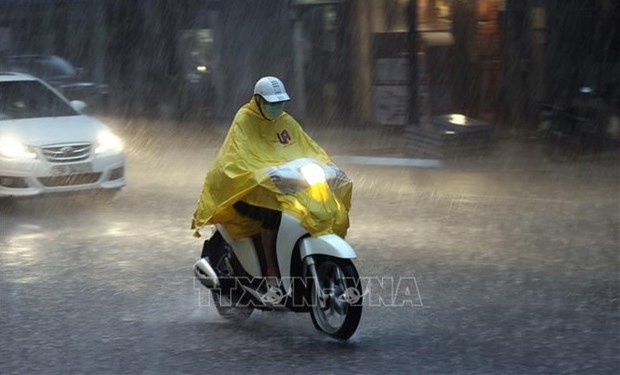 Regiones del Norte y Centro de Vietnam permanecen bajo lluvias intensas hinh anh 1
