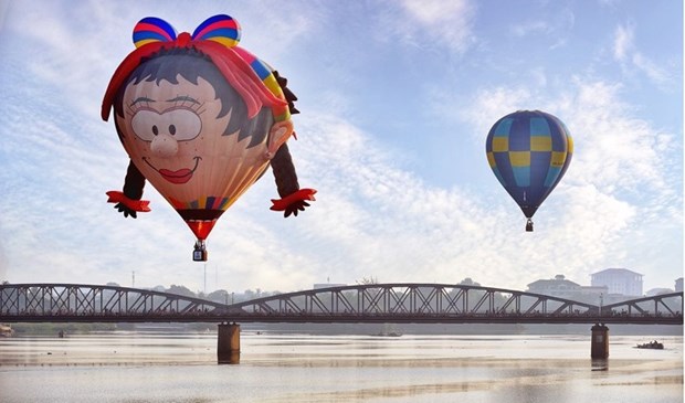 Admiran ciudad imperial de Hue a traves del Festival de globos aerostaticos hinh anh 1