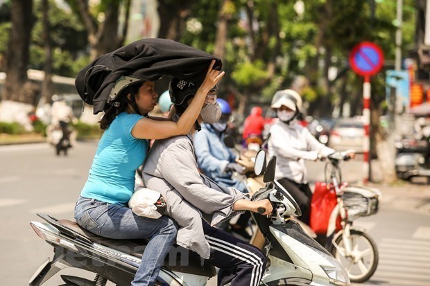 Se registra calor intenso en norte y centro de Vietnam hinh anh 1