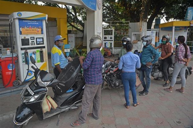 Laos genera condiciones favorables para importaciones de gasolina hinh anh 1