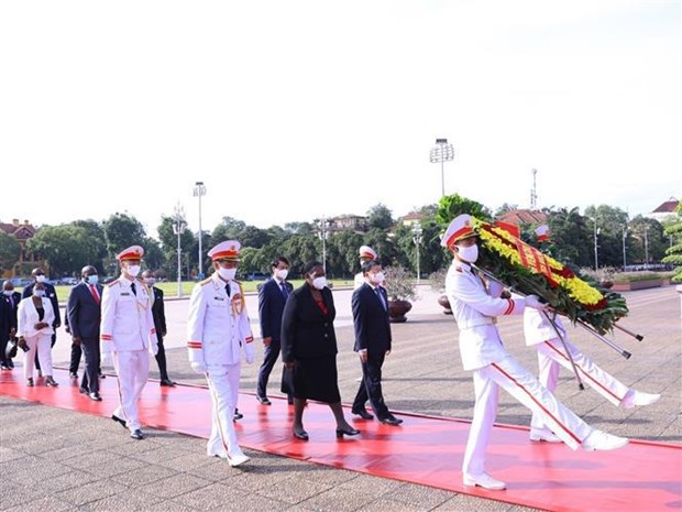 Presidente del Parlamento vietnamita sostiene conversacion con su homologa mozambiquena hinh anh 3