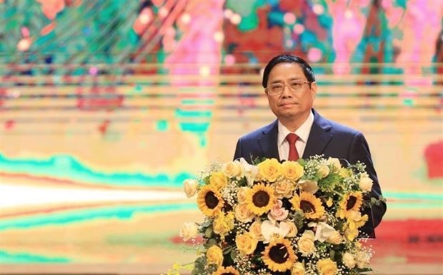 Premio Nacional de Periodismo de Vietnam honra aportes de periodistas, destaca premier hinh anh 1