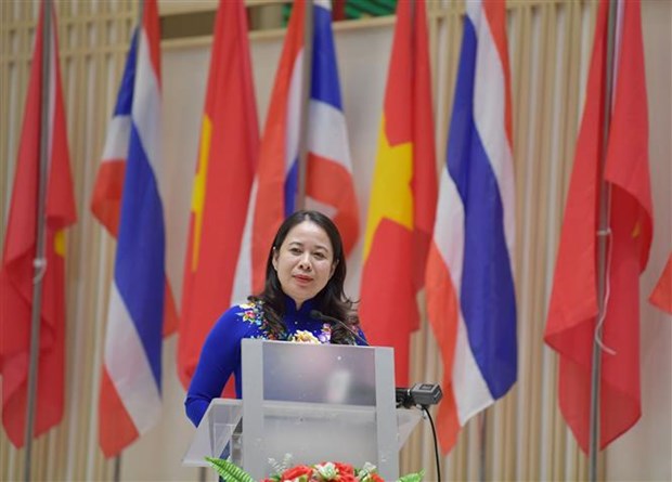 Vicepresidenta vietnamita aprecia aportes de comunidad connacional en Tailandia hinh anh 2