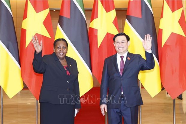 Presidenta de Asamblea de Mozambique concluye visita a Vietnam hinh anh 1