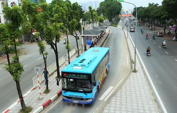 En discusion apertura de rutas de autobus entre Vietnam, Tailandia y Laos hinh anh 1
