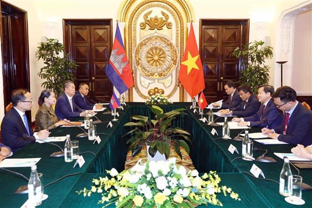 Vicepremieres de Vietnam y Camboya acuerdan promover nexos bilaterales hinh anh 1