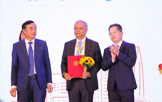 Grupo indio comprometido a invertir 10 mil millones de dolares en Vietnam hinh anh 2