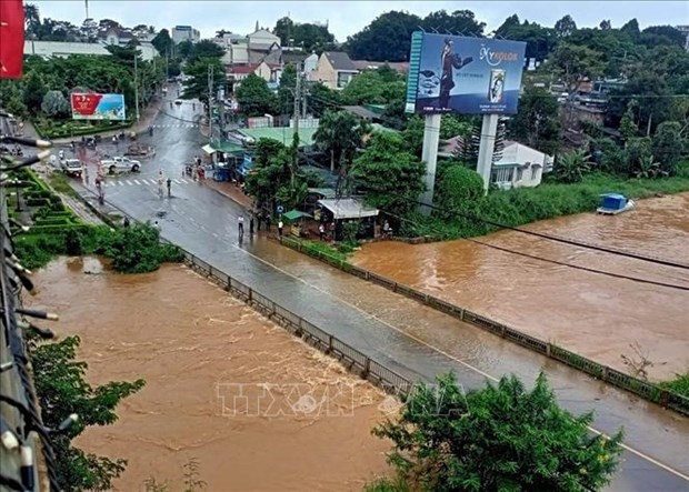 Aumentan eficiencia del sistema de alerta de inundaciones repentinas en el sudeste asiatico hinh anh 1