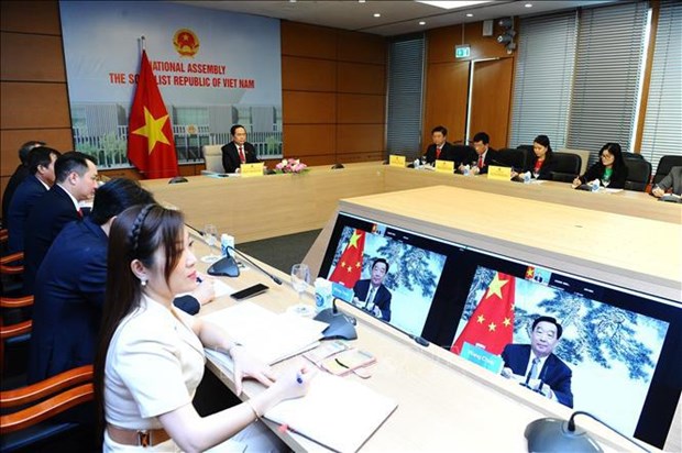 Dirigentes parlamentarios de Vietnam y China abordan temas de interes hinh anh 1