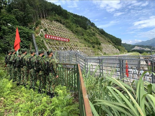 Realizan patrullaje conjunto en area fronteriza entre Vietnam y China hinh anh 1