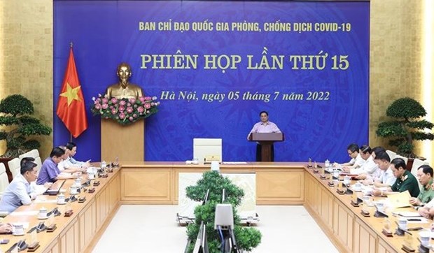 Premier vietnamita exhorta a garantizar prevencion efectiva contra la COVID-19 hinh anh 1