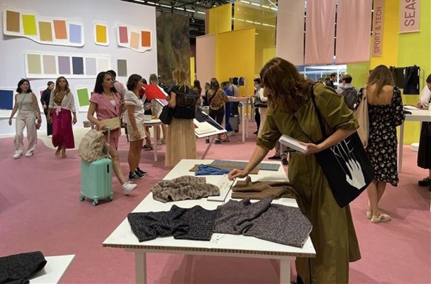 Vietnam asiste a Feria internacional de textil Premiere Vision 2022 en Paris hinh anh 1