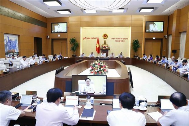 Clausuran decimo tercera reunion del Comite Permanente del Parlamento de Vietnam hinh anh 2