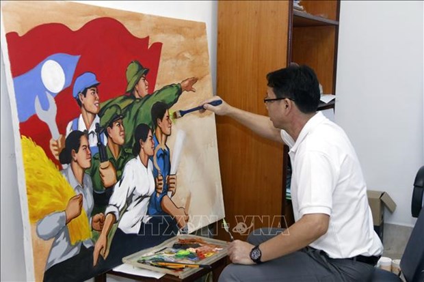 Obras artisticas realzan estrechos nexos entre Vietnam y Laos hinh anh 2