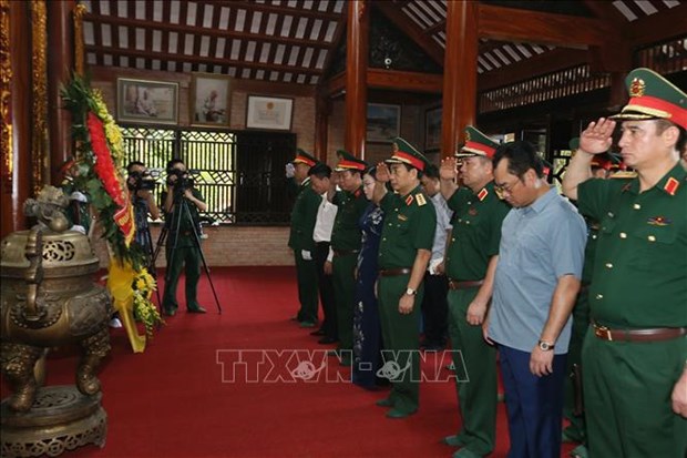 Rinden tributo a martires heroicos en provincia vietnamita de Thai Nguyen hinh anh 1