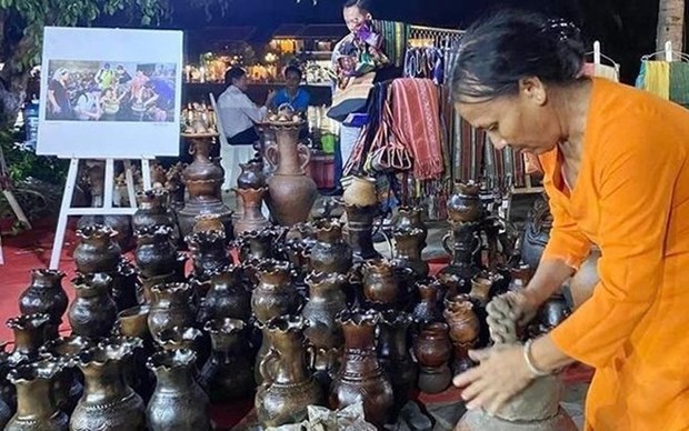 Celebran en Quang Nam exposicion sobre patrimonios culturales nacionales hinh anh 1
