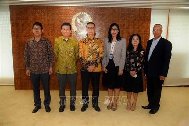 Vietnam e Indonesia continuan impulsando cooperacion economica y comercial hinh anh 1